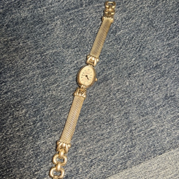 Vintage Gruen Silver Mesh Bracelet Watch - Picture 3 of 6